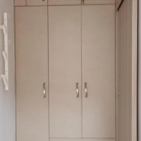 Luxury Townhouse アパート ラリサ